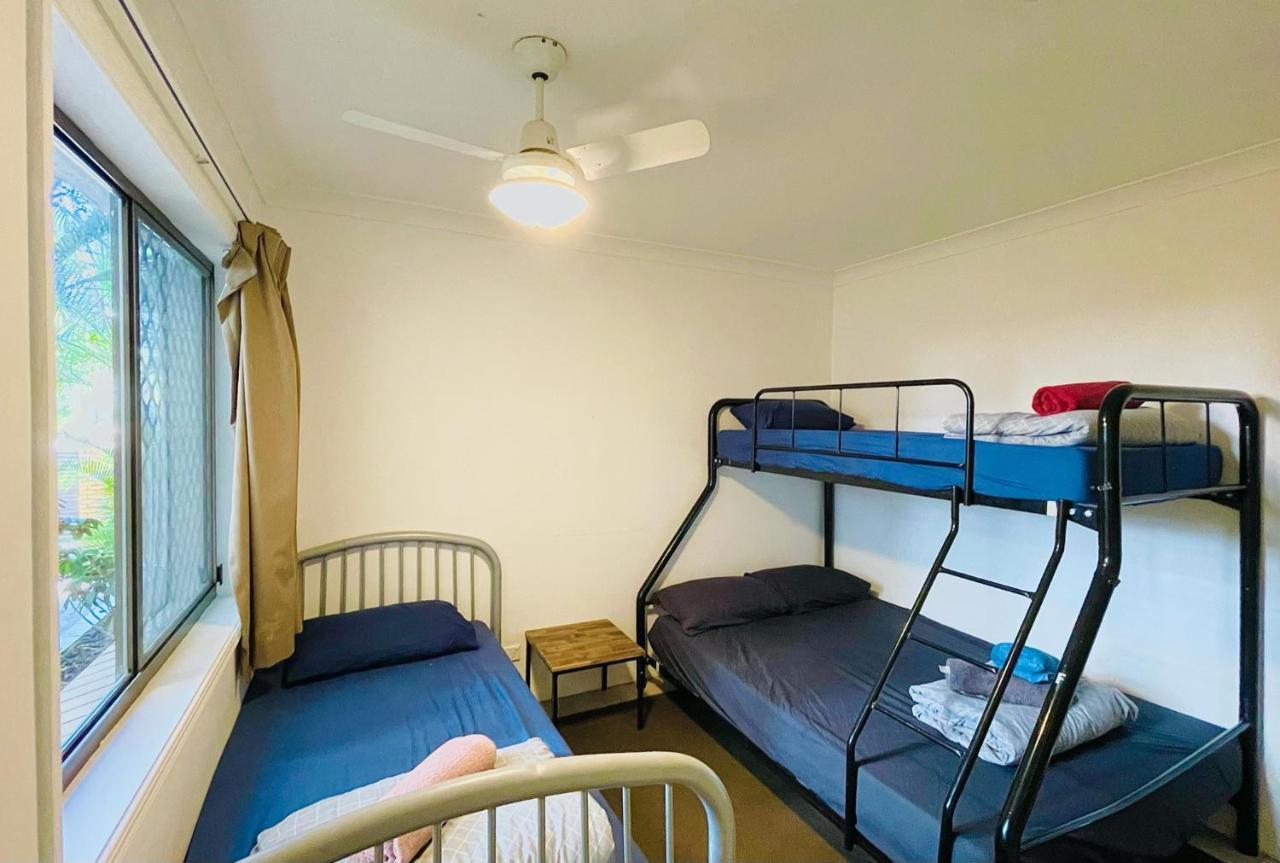Maxmee Backpackers Resort Gold Coast Exterior photo