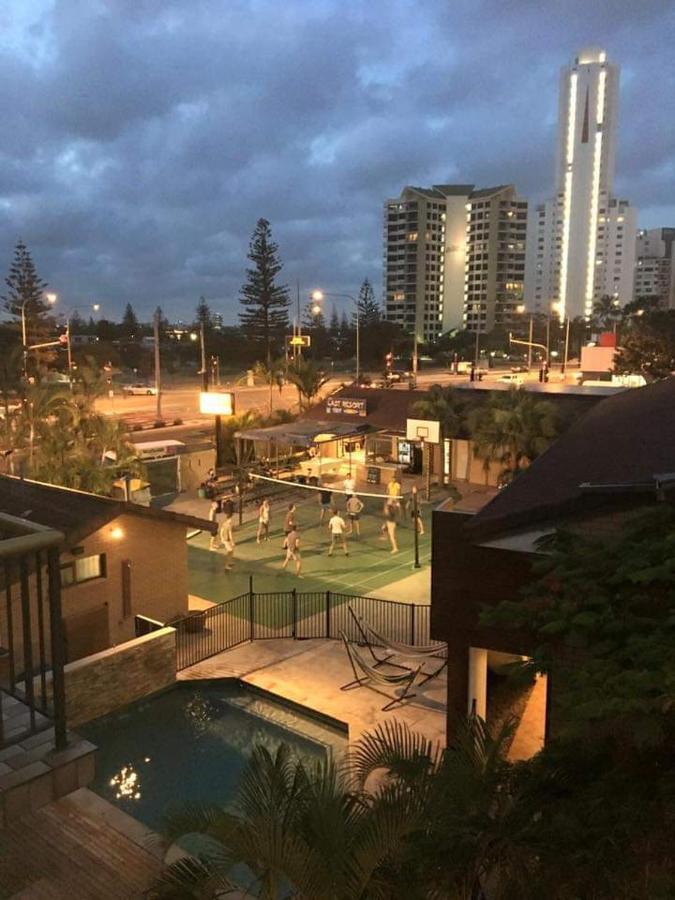 Maxmee Backpackers Resort Gold Coast Exterior photo