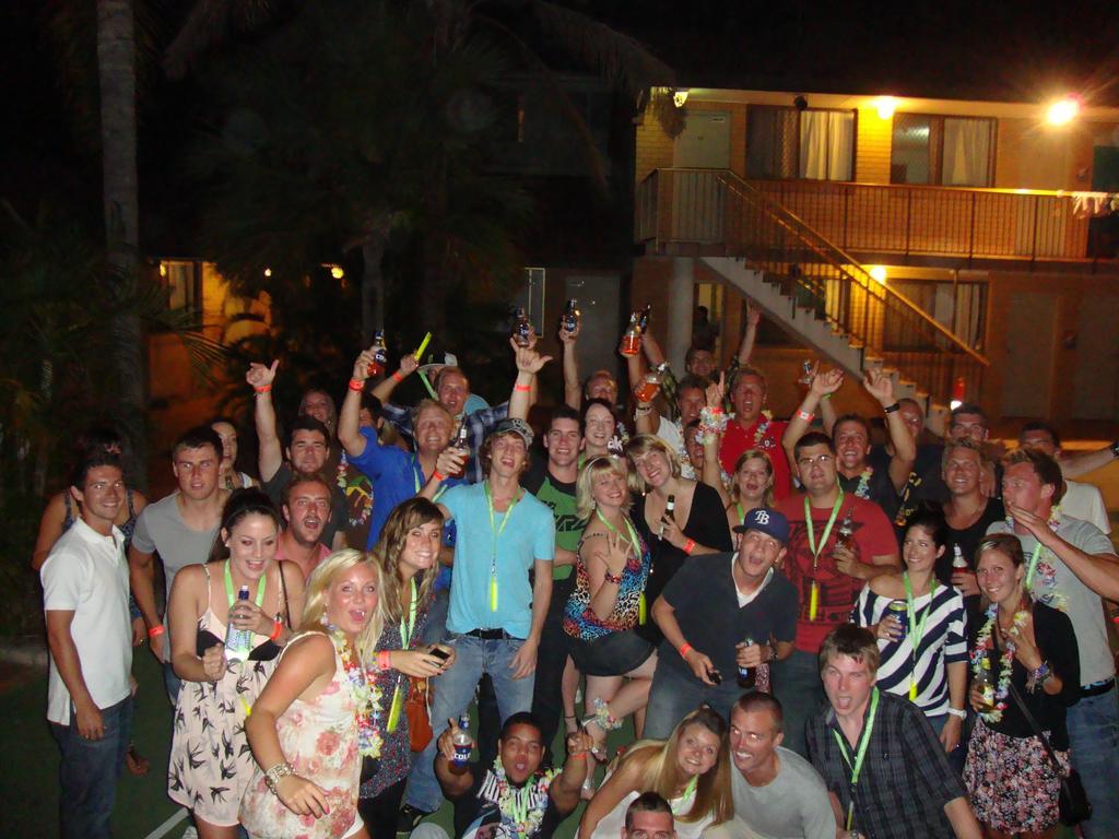 Maxmee Backpackers Resort Gold Coast Exterior photo