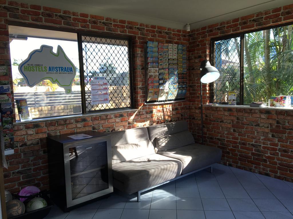 Maxmee Backpackers Resort Gold Coast Exterior photo